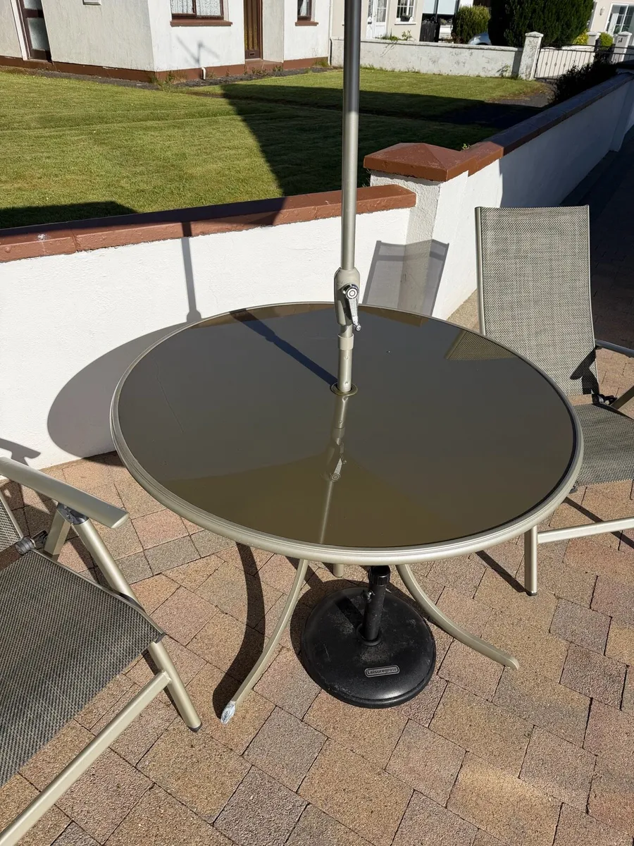 4 seater outdoor dining set - Image 3