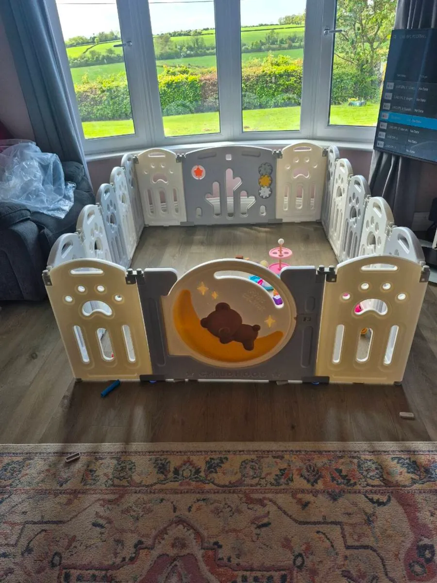 Bezou Sleepy Bear Activity Folding Playpen - Image 1
