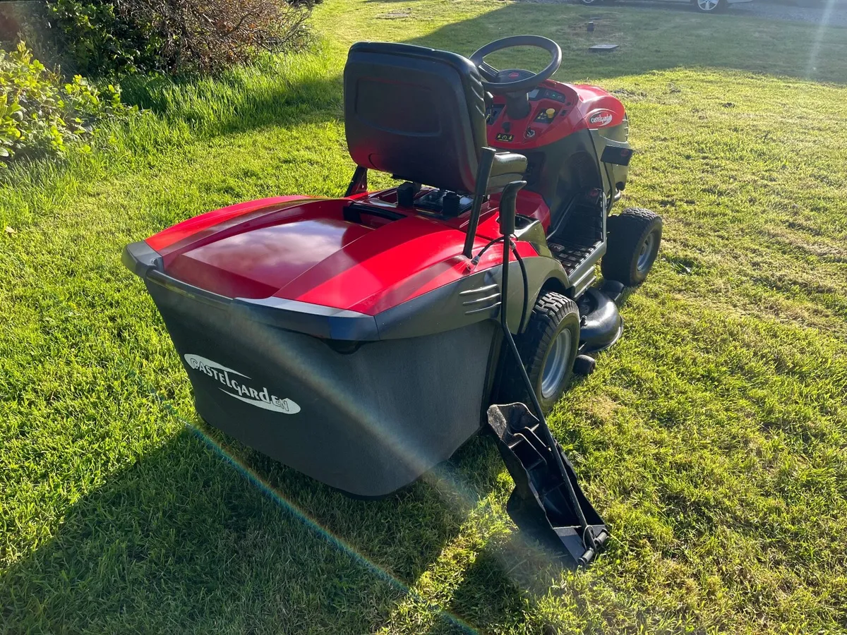 Castle garden 22hp 42 inch cut ride on lawnmower - Image 4