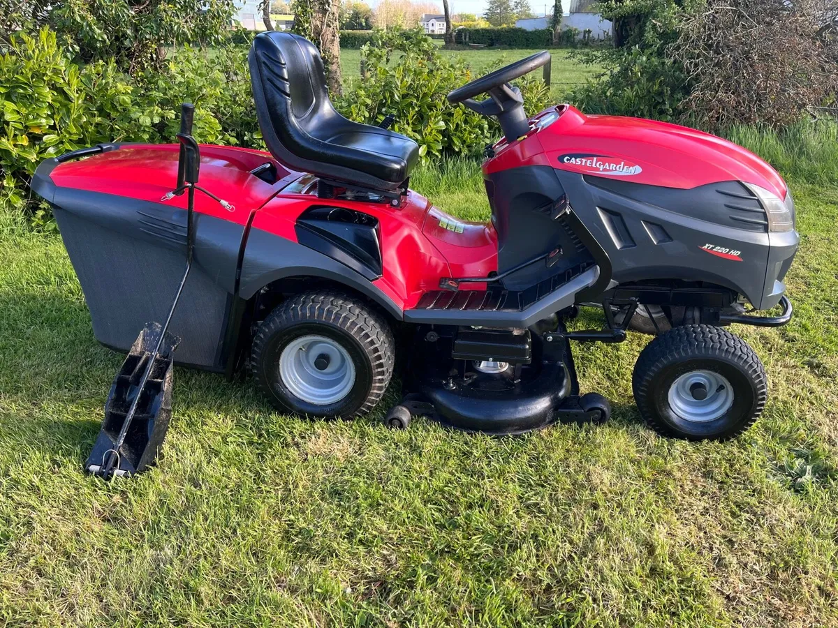 Castle garden 22hp 42 inch cut ride on lawnmower - Image 2