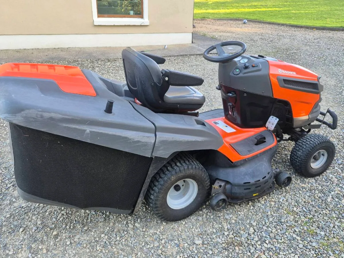 Ride on Lawnmower - Image 3