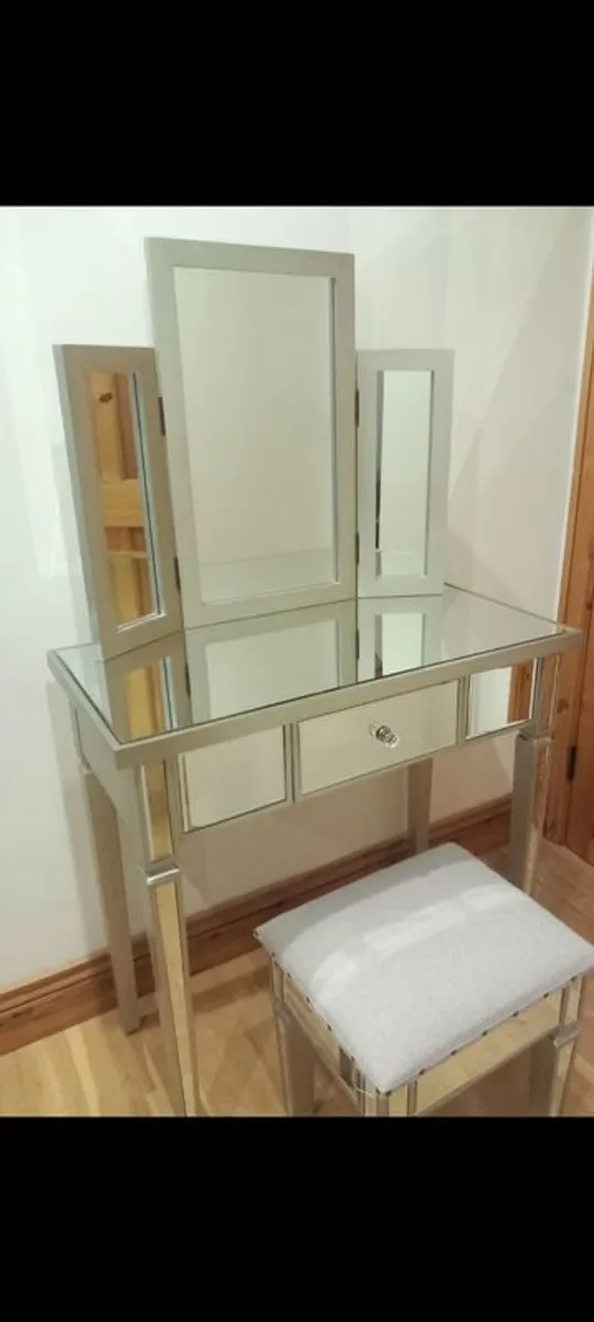Dressing Table - Image 1