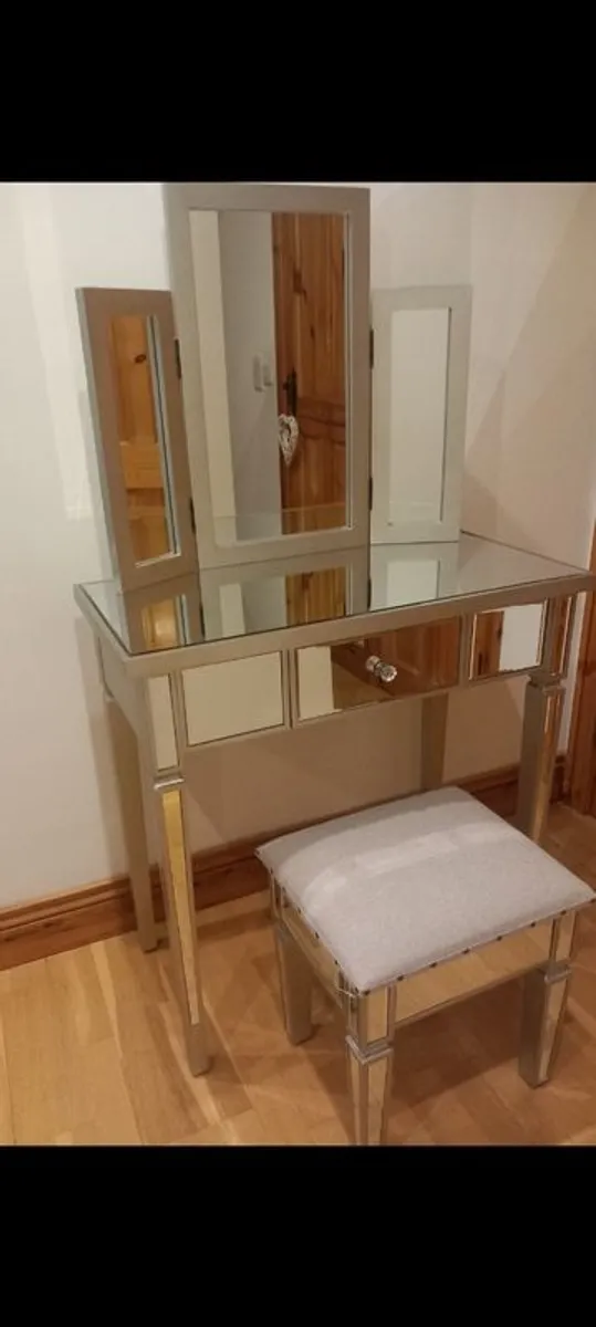 Dressing Table - Image 4