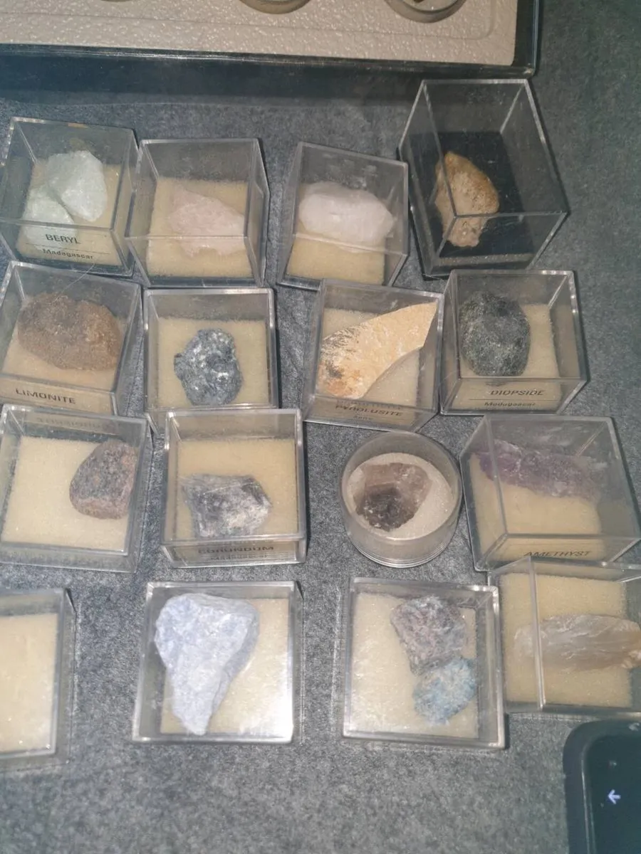 RARE SEMI PRECIOUS CRYSTAL/MINERAL COLLECTION - Image 3