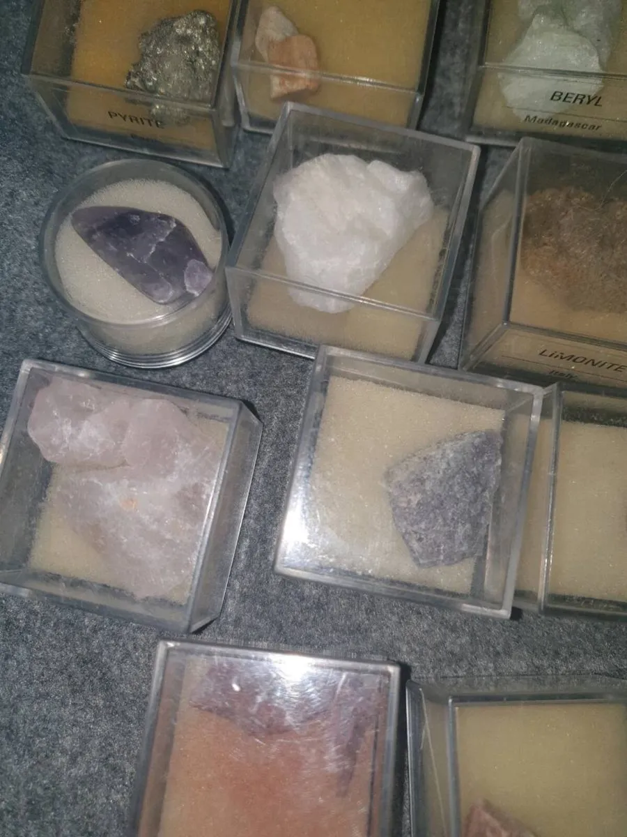 RARE SEMI PRECIOUS CRYSTAL/MINERAL COLLECTION - Image 4