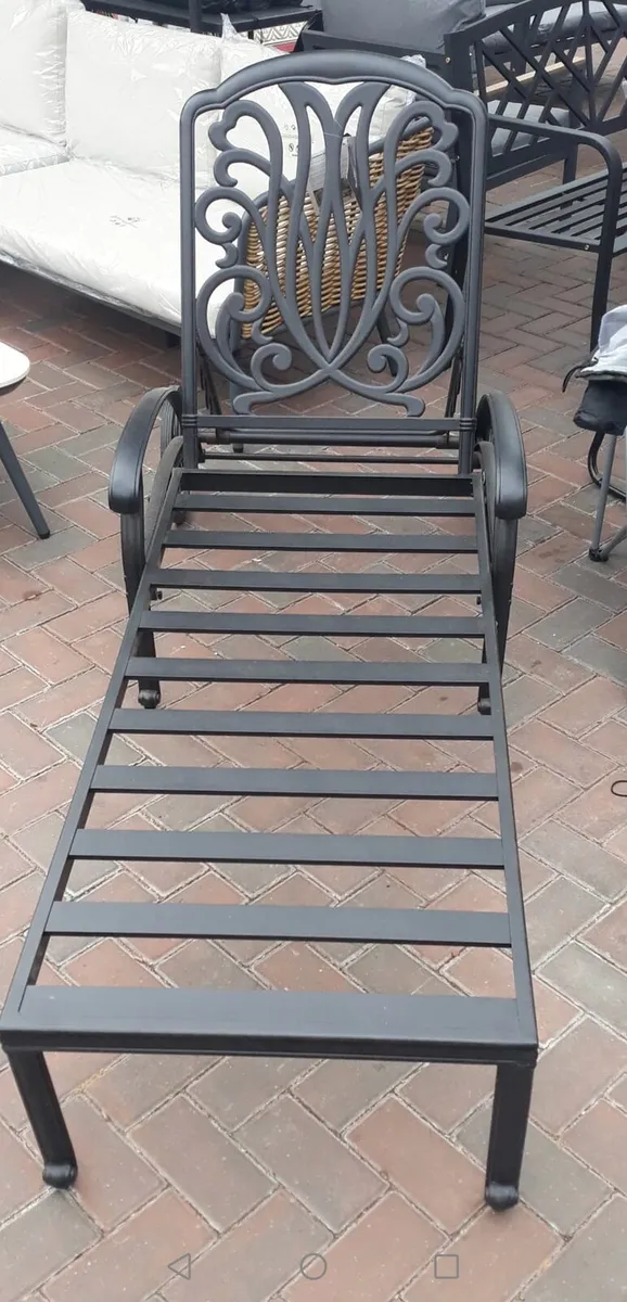 Brand New Hartman Cast Alum Bronze Lounger - Image 2