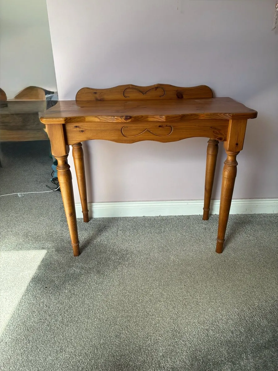 Hall table