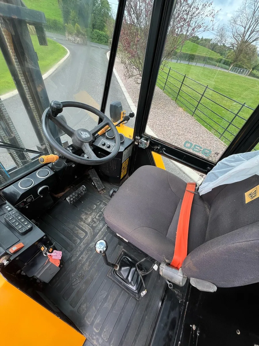 2022 JCB 930 rough terrain - Image 4