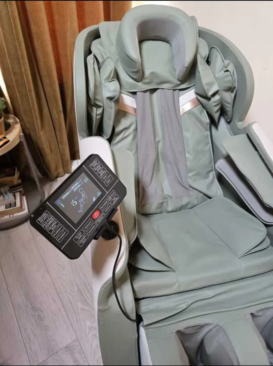 Full body massage chair - Image 1