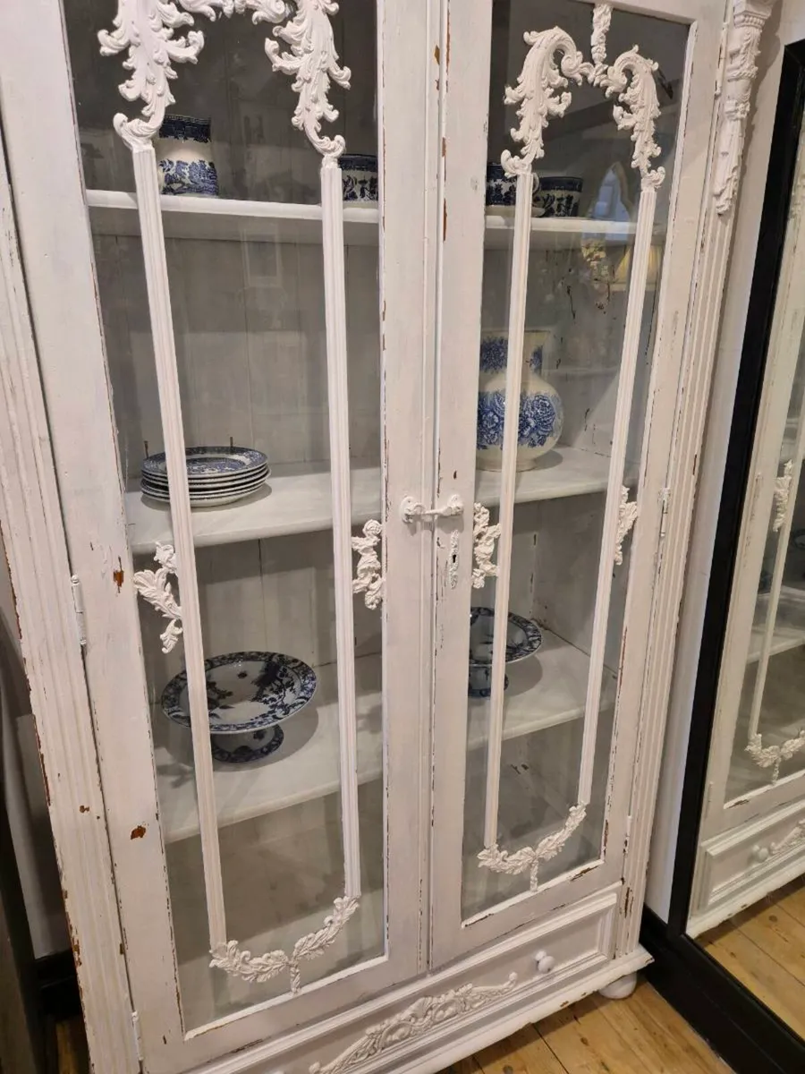 Cupboard - Image 4