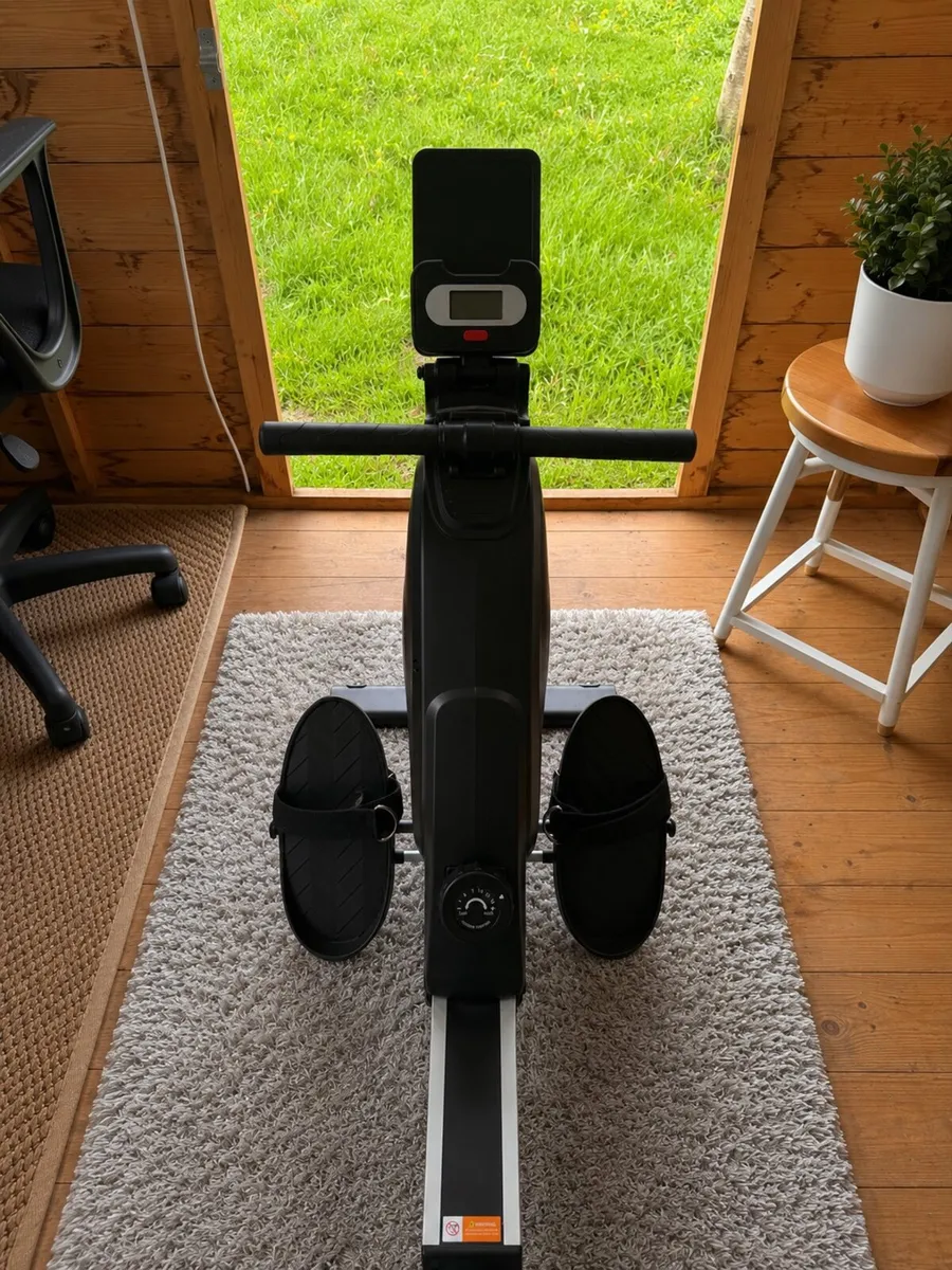 Home Rowing Machine - Image 1