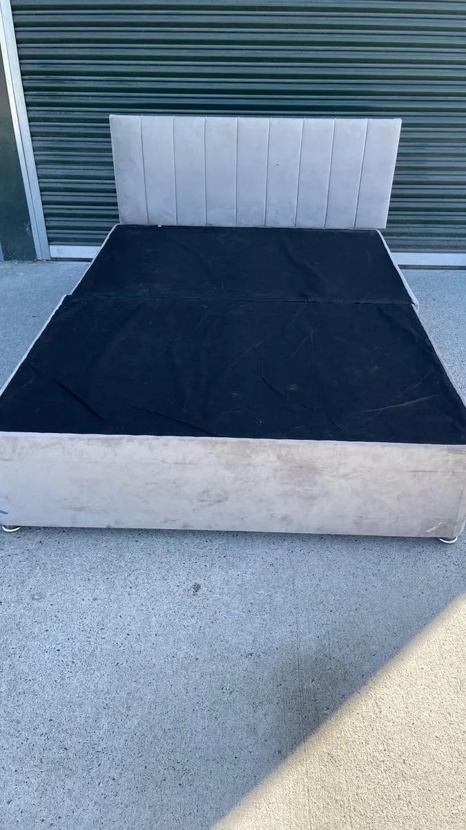Double bed with headboard - Image 2