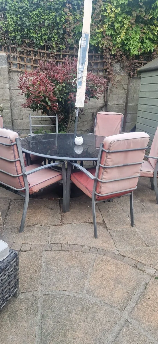 Garden furniture - Image 1