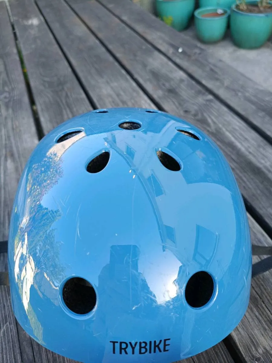 Coconuts childs helmet suits 6-9yrs - Image 1