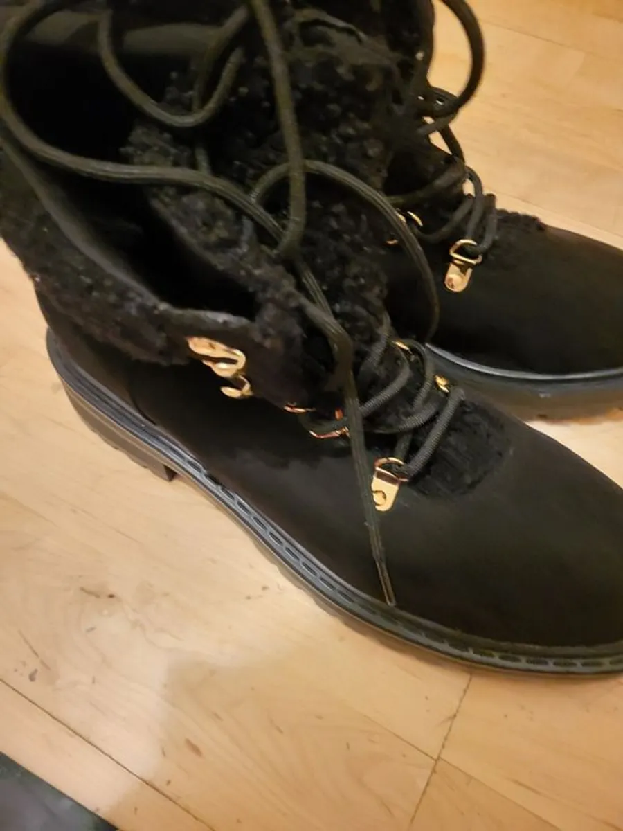 Ladies black ankle boots  size 8 brand new - Image 2