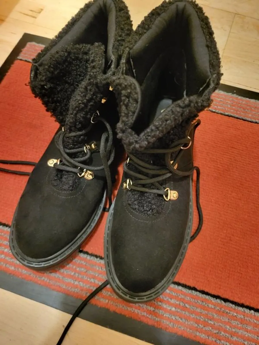Ladies black ankle boots  size 8 brand new - Image 3
