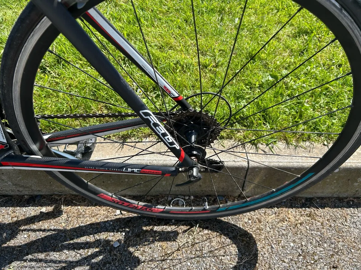 FELT Z2 Carbon Road Bike - Image 2
