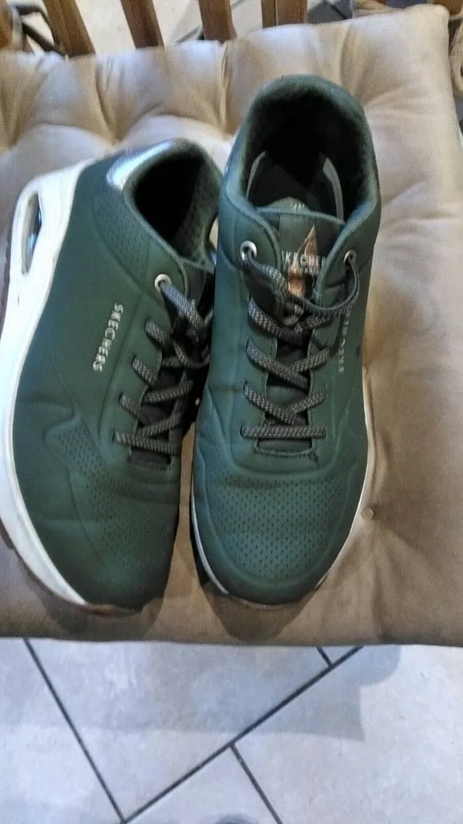 Ladies slip on trainers - Image 2