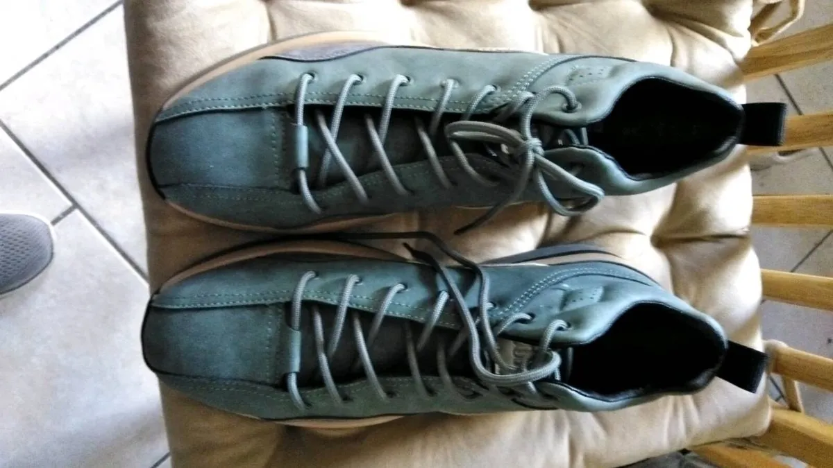 Gent's trainers - Image 1