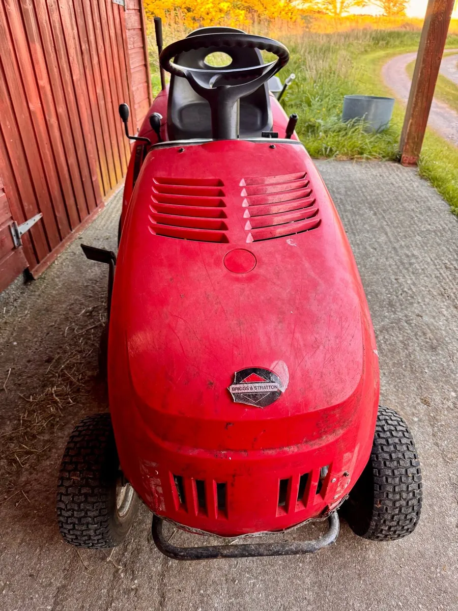 Ride on Lawnmower - Image 3