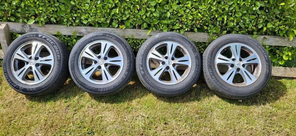 Ford S max Galaxy wheels with new tyres - Image 1