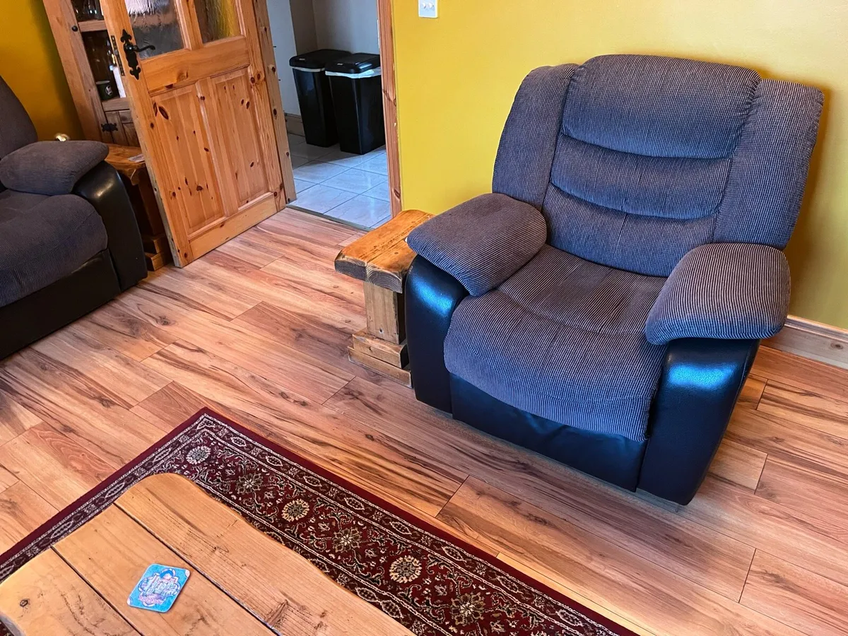 Furniture suite - Image 2