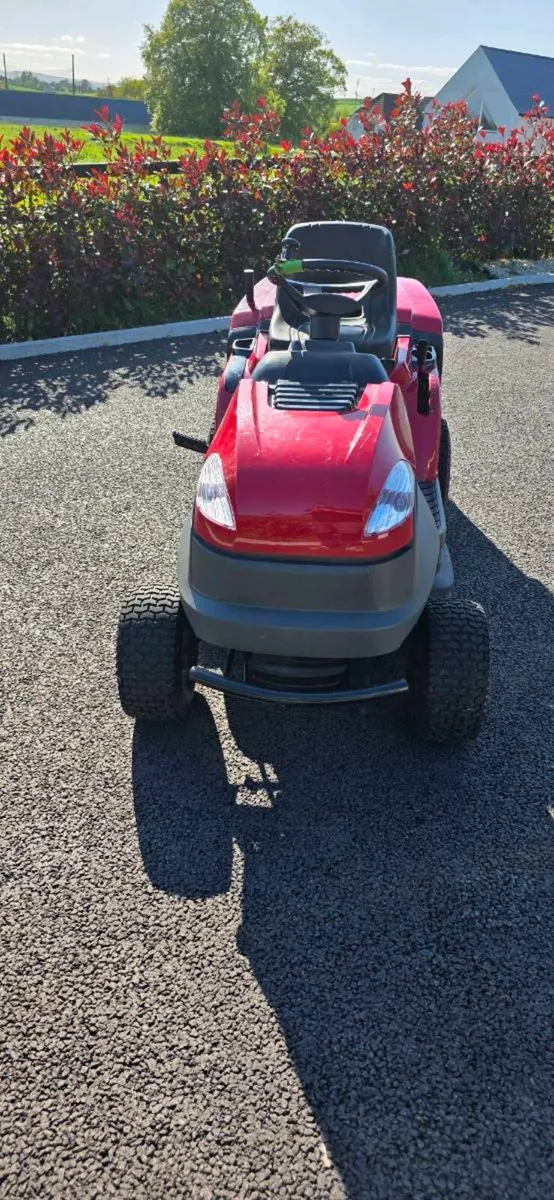 Castlegarden 150hd ride on mower - Image 2
