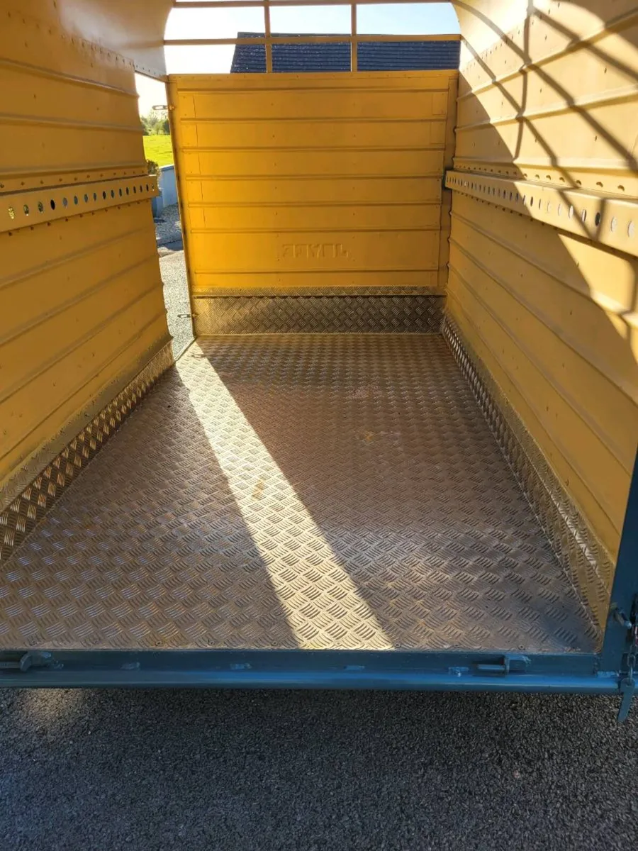 Joyc 8 by 4,3 cattle trailer auto reverse brakes - Image 4
