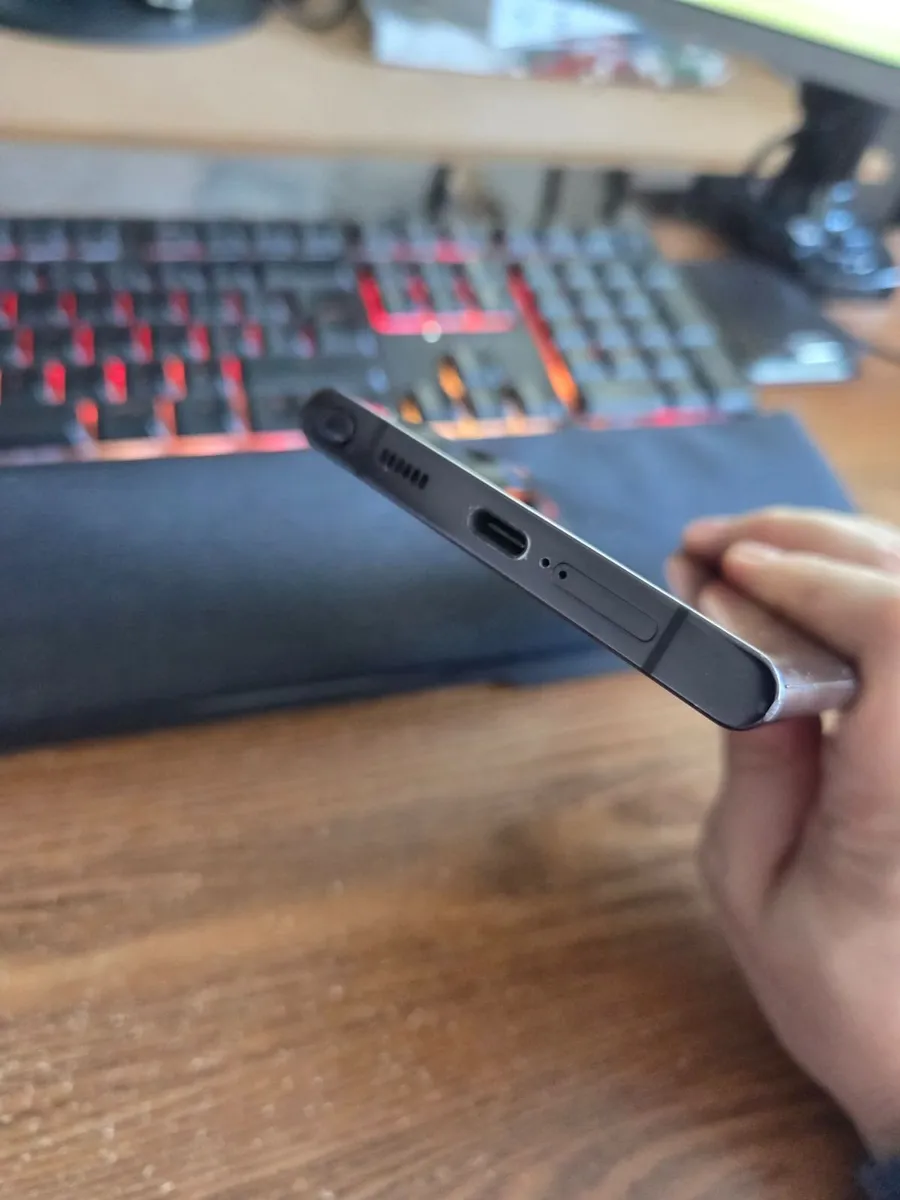 Samsung S22 Ultra - Image 2