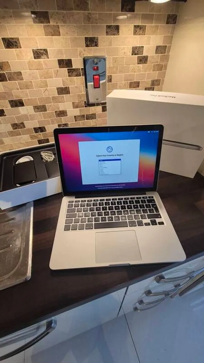 Apple MacBook Pro 13" (late 2013) excellent condition, very well looked after - Image 1
