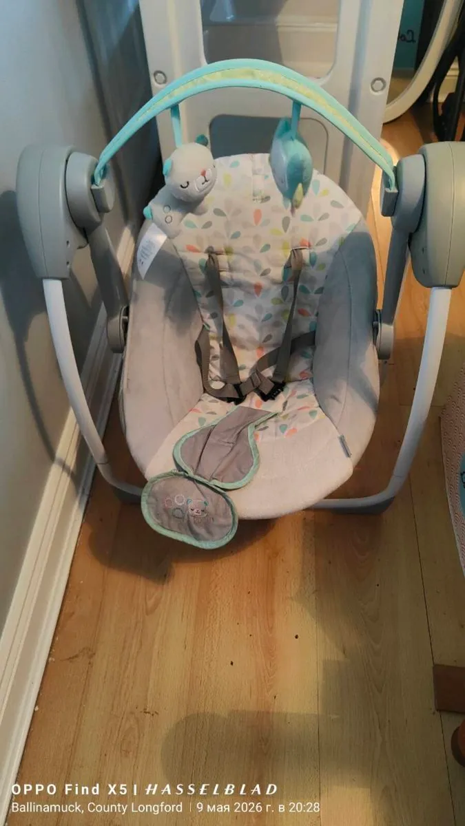 Baby bouncers x 2 - Image 1