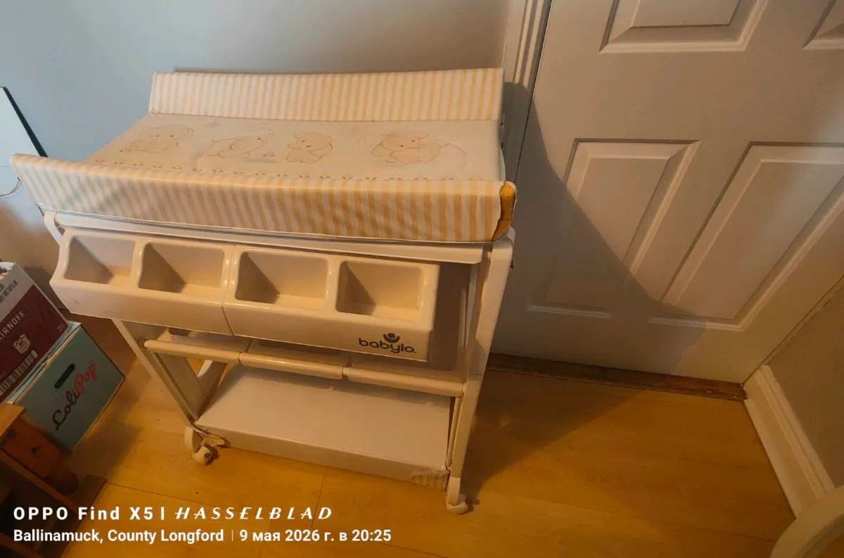 Changing table - Image 1