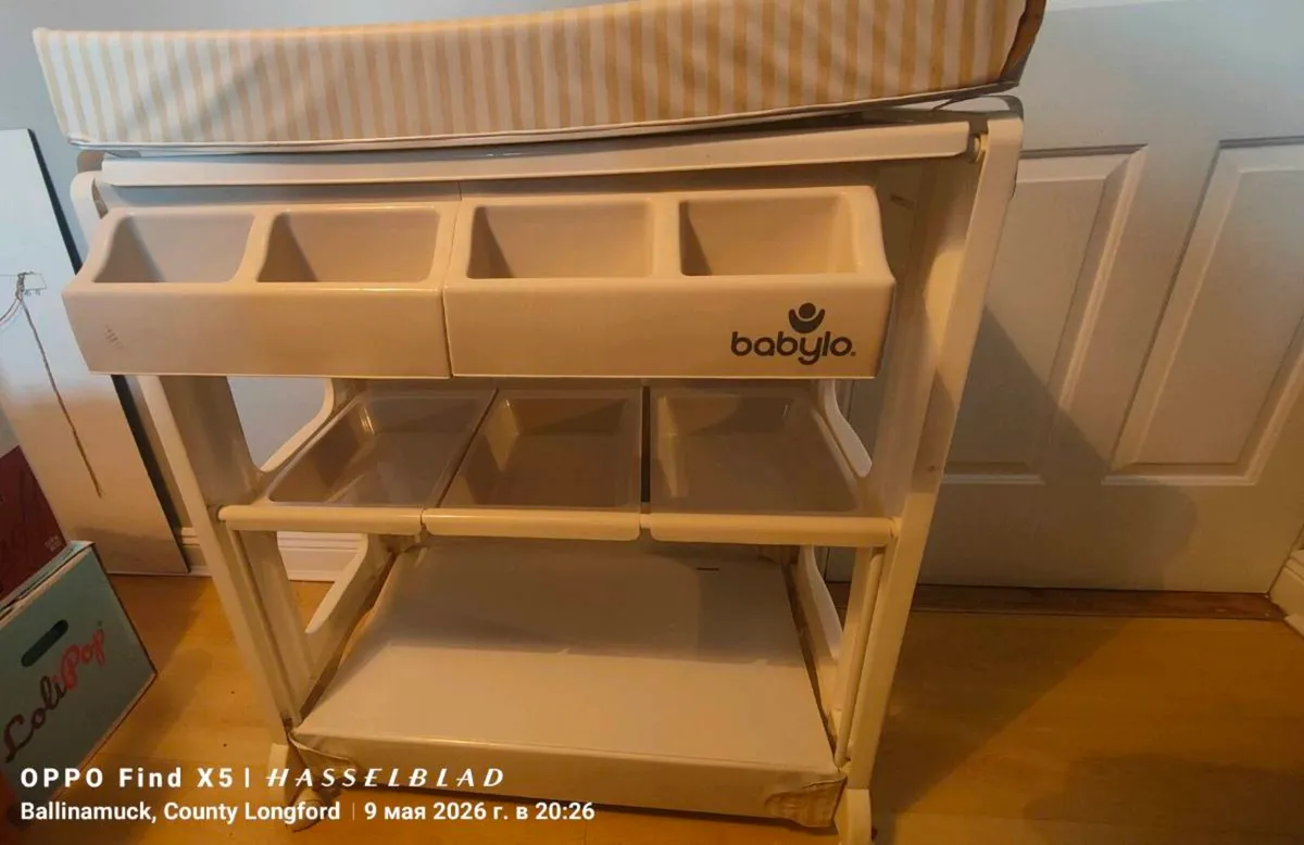 Changing table - Image 3