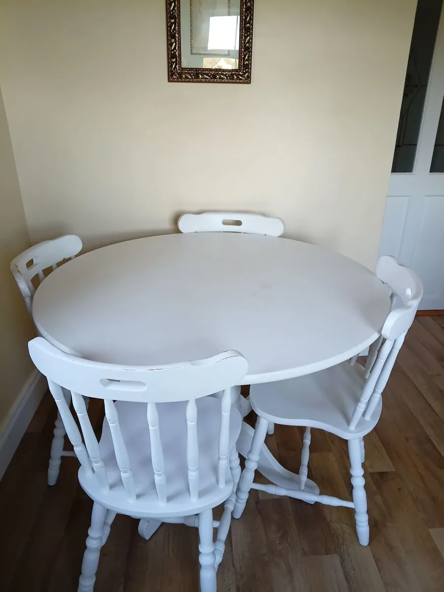 Table and Chairs - Image 1
