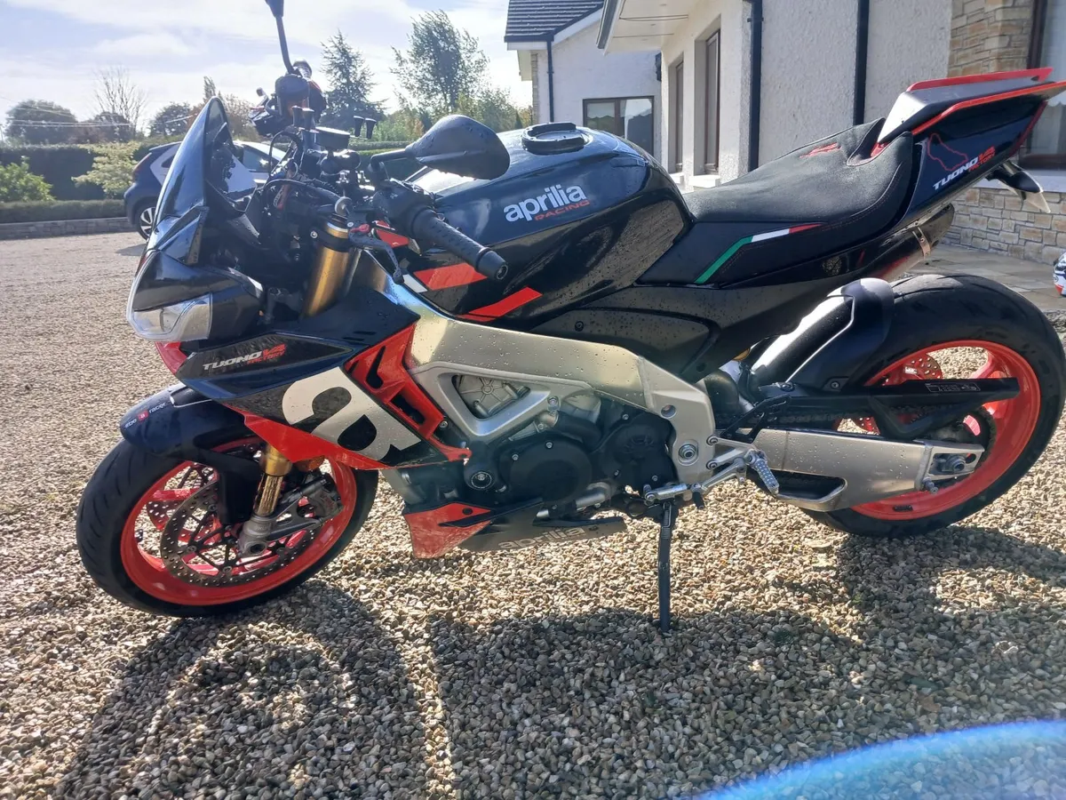 Aprilia Tuono V4 Factory 2022 - Image 4