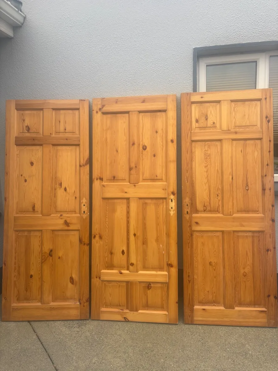Furniture Lot (Doors/Coffee Table/etc) - Image 2