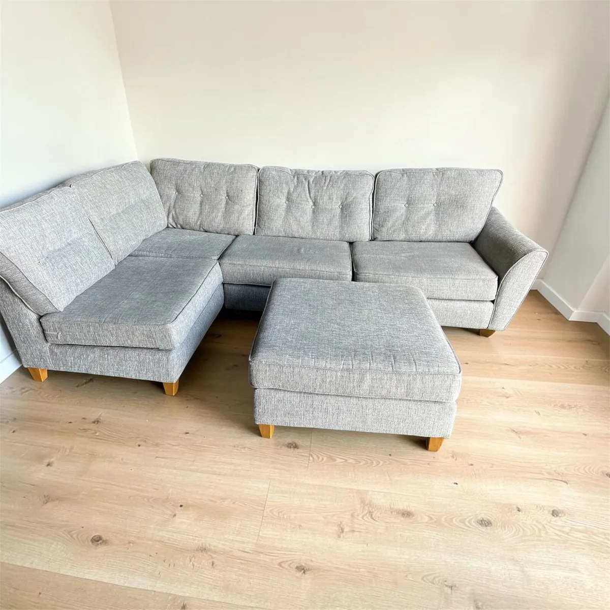 Grey corner sofa with matching footstool - Image 4