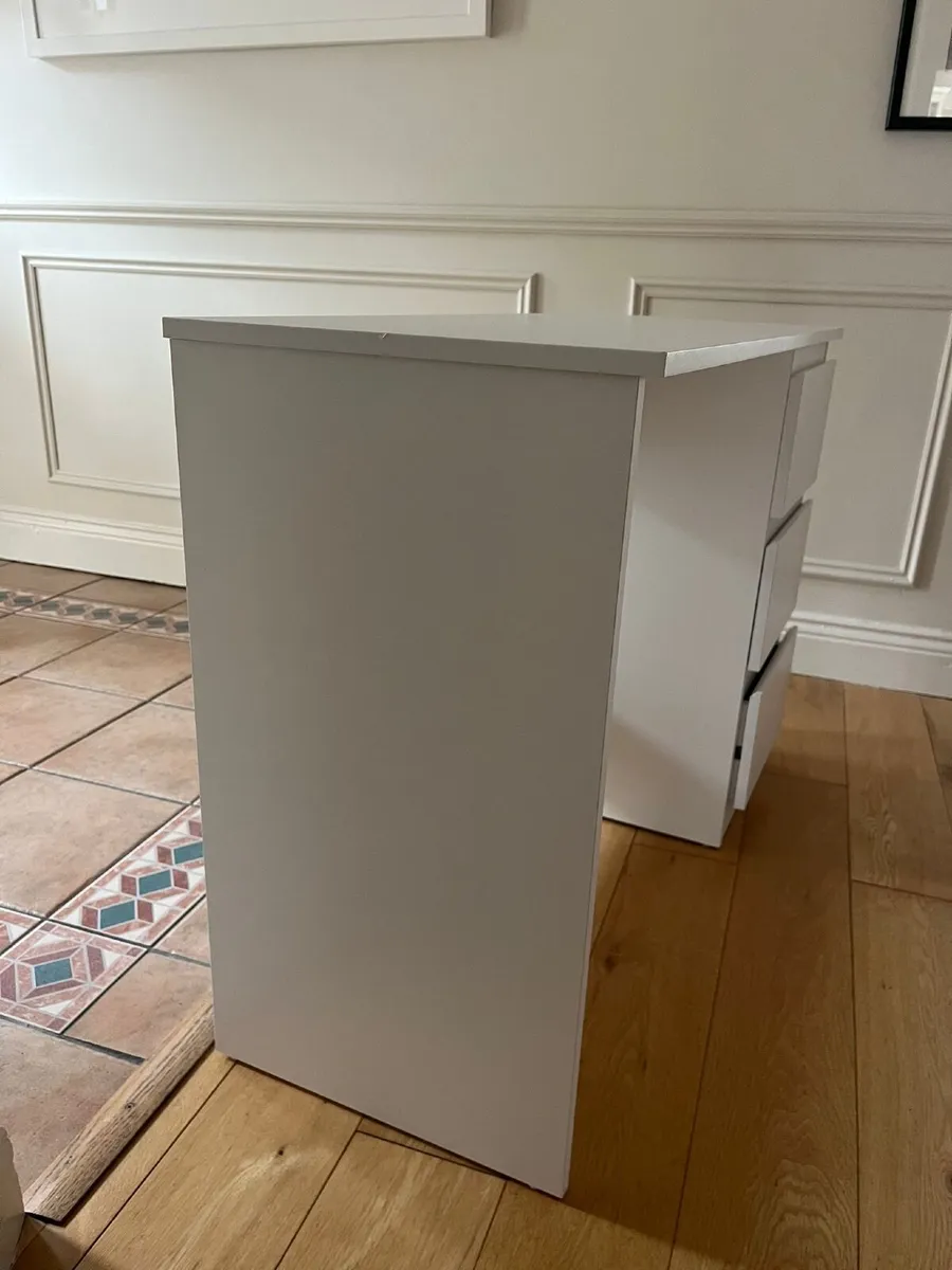 Dressing table with LED mirror - Image 4