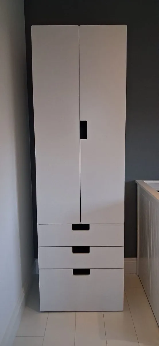 Bed, wardrobe and storage unit - Image 2