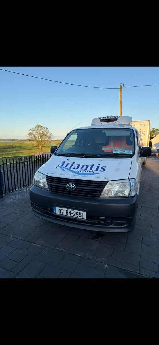 Toyota HiAce 2007 - Image 2