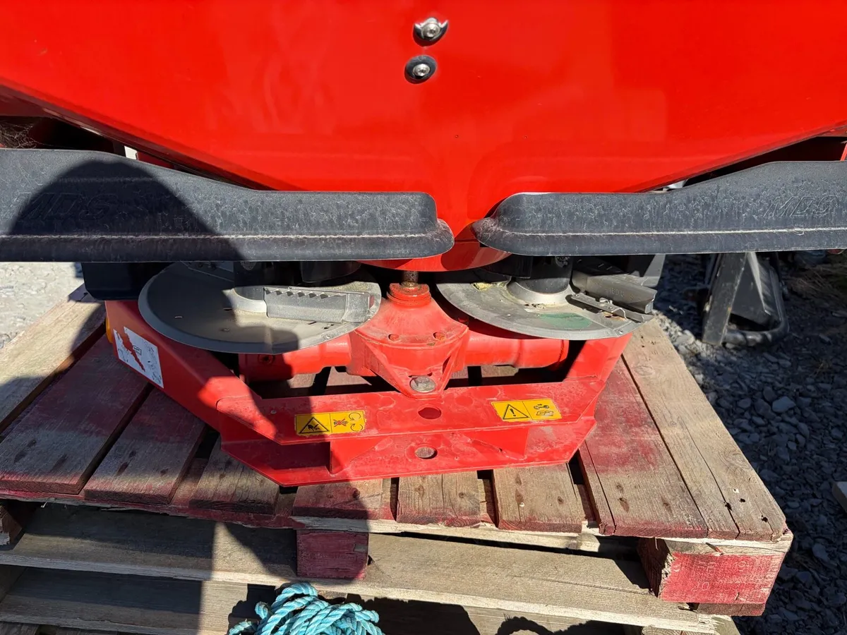 Kuhn / ranch spreader - Image 4