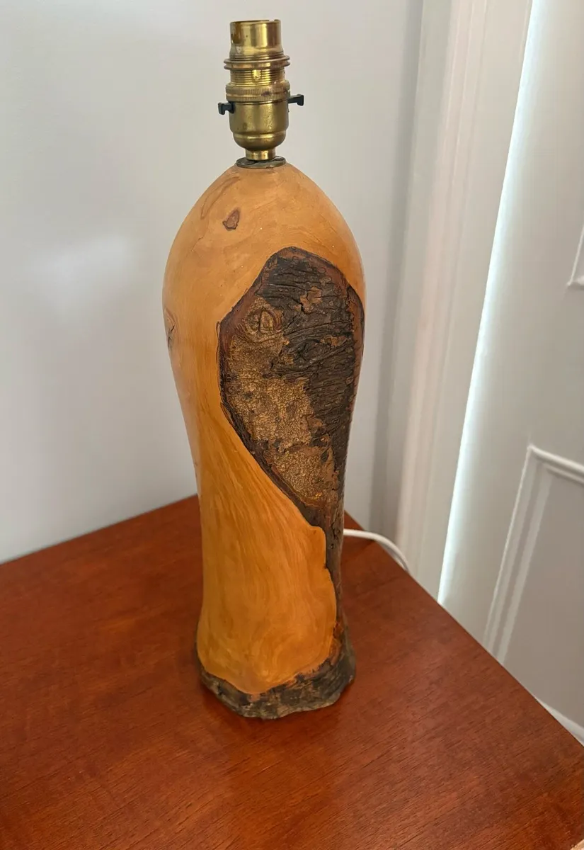 Handcrafted wooden table lamp - Image 2