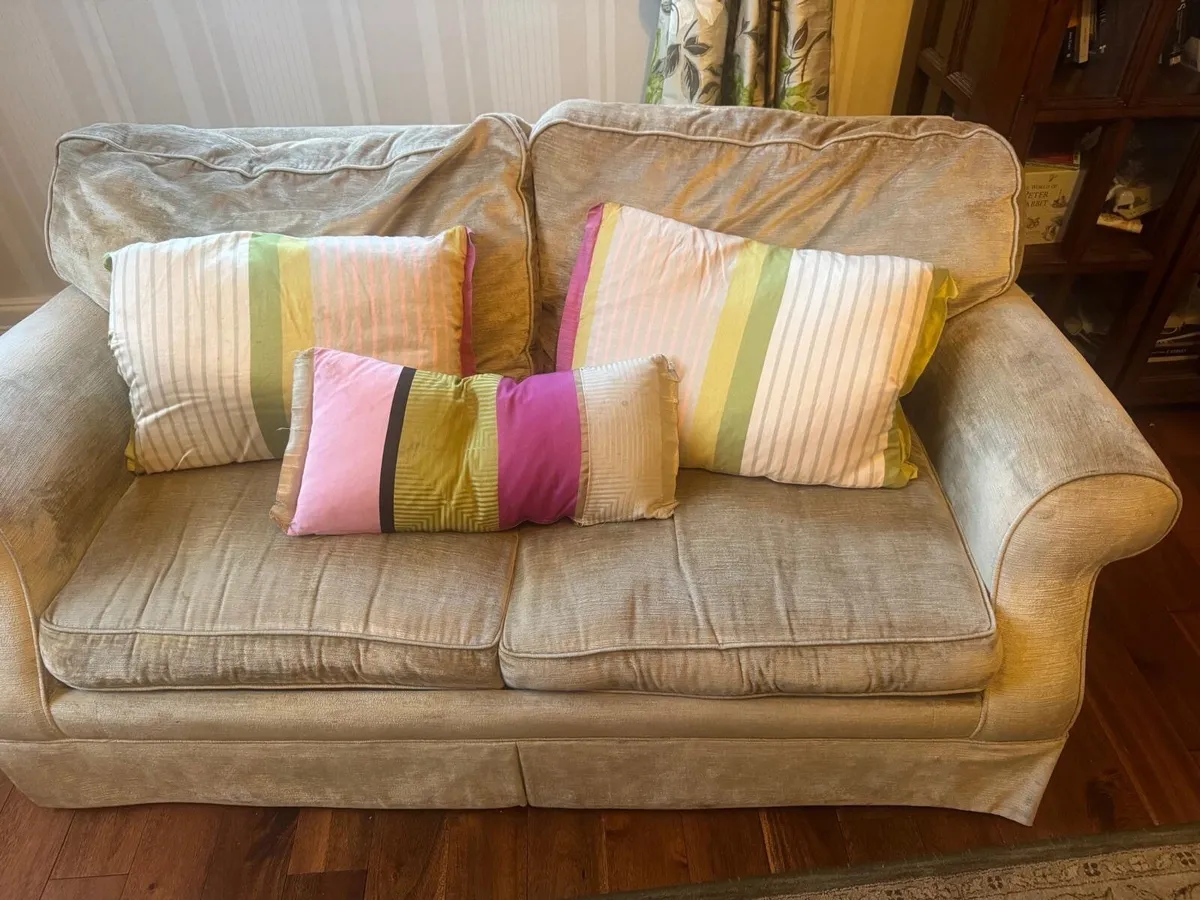 Couch - Image 2