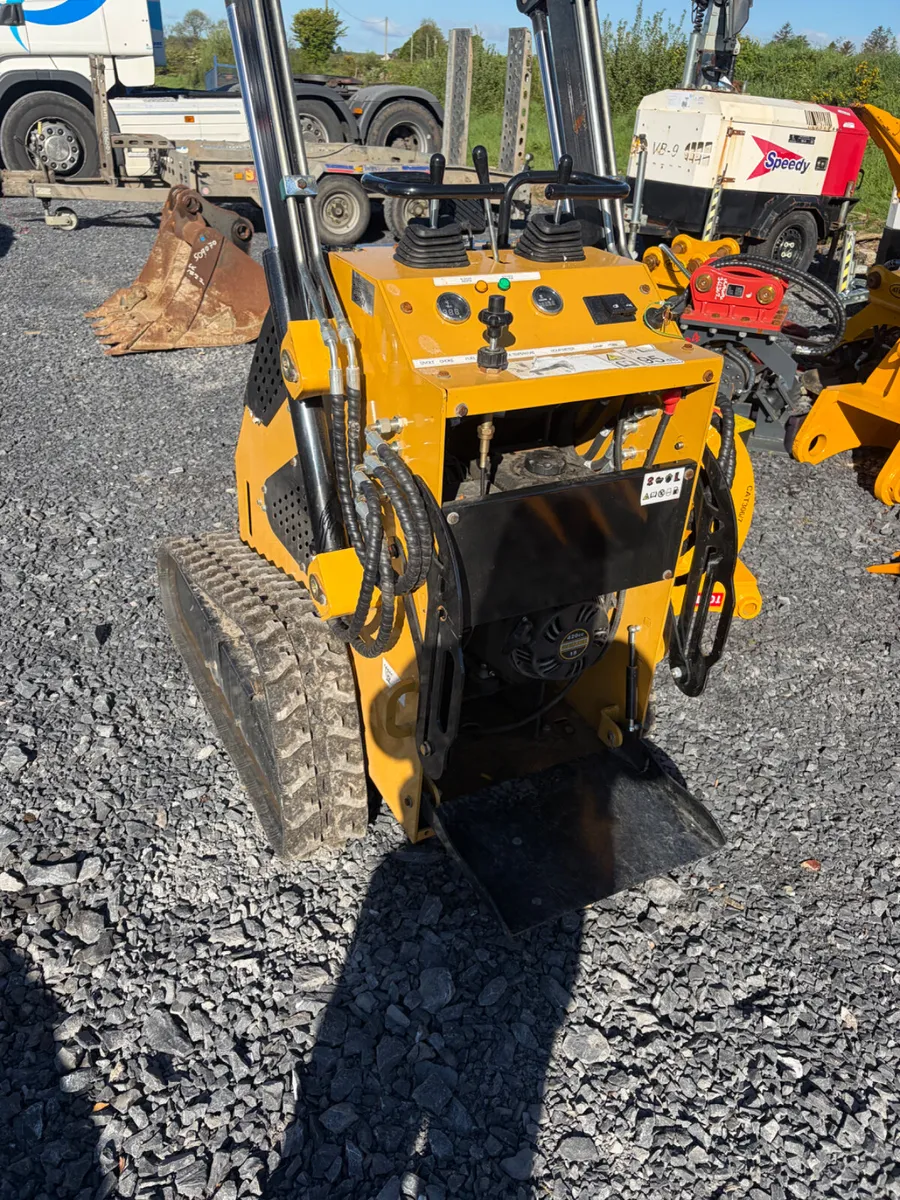 Unused Delano  stand on tracked skidsteer NO Vat - Image 4