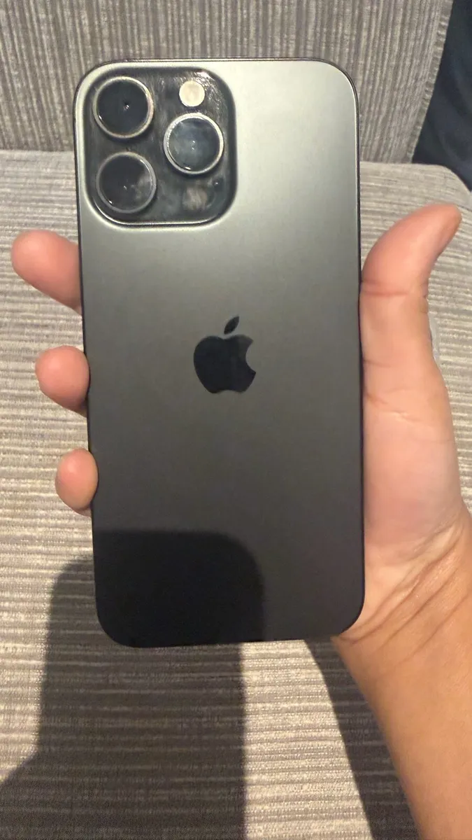 iPhone 16 Pro Max - Image 2