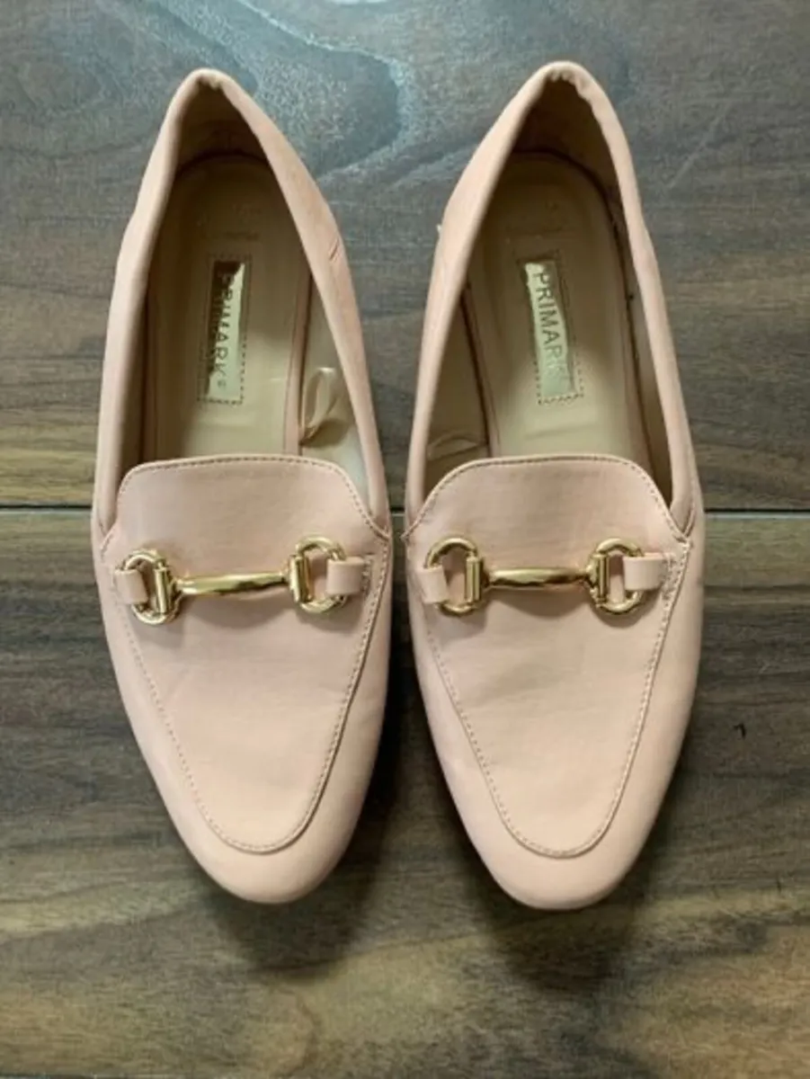 Primark pink slip-on loafers featuring gold horseb - Image 1