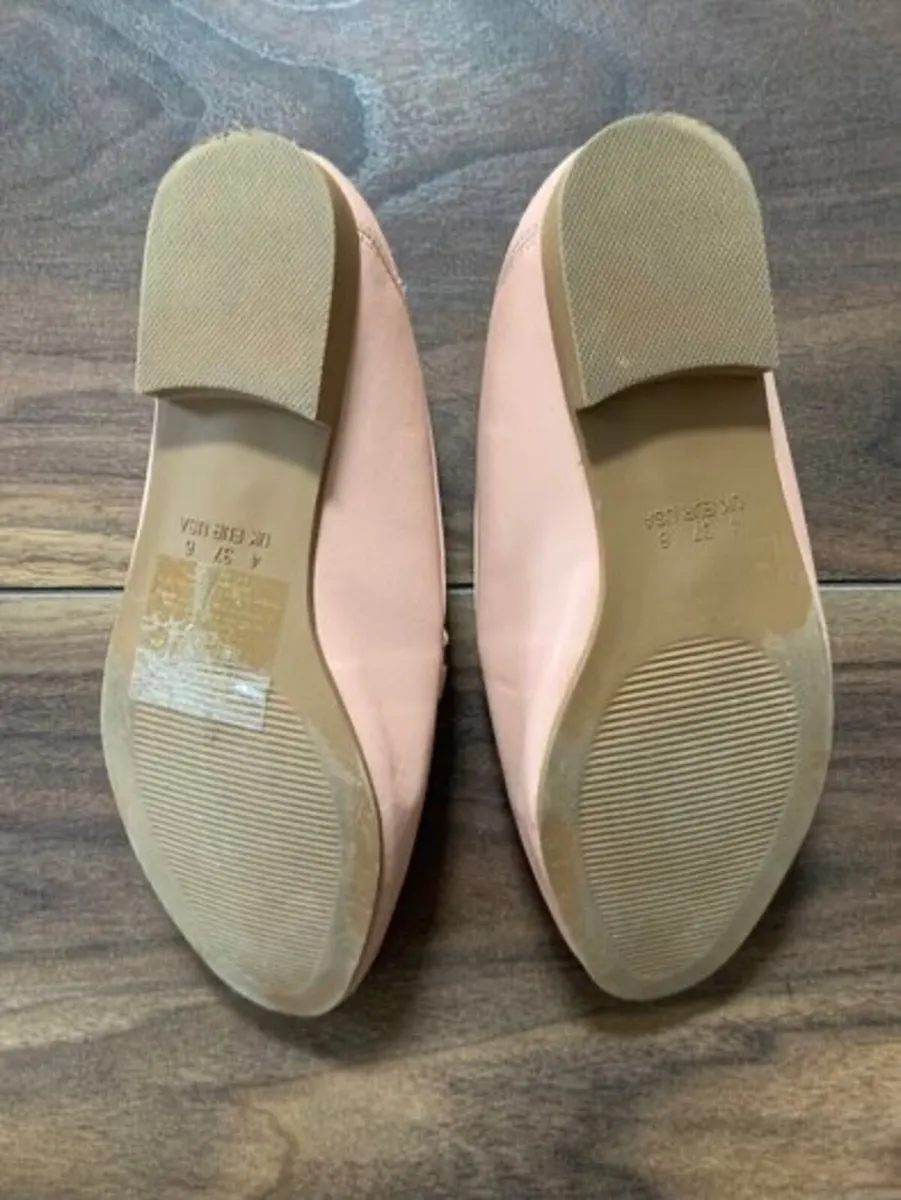 Primark pink slip-on loafers featuring gold horseb - Image 2