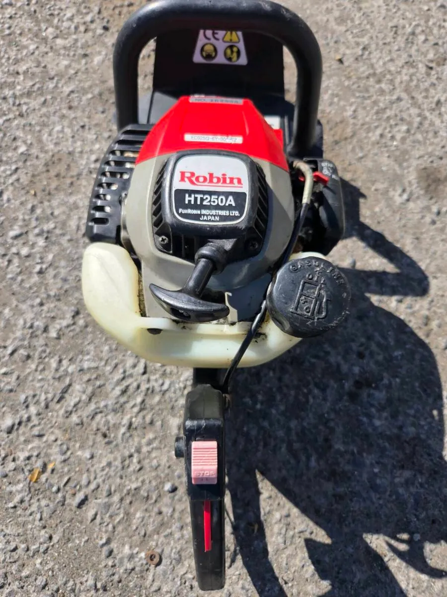 Robin ht250A Hegde cutters - Image 2