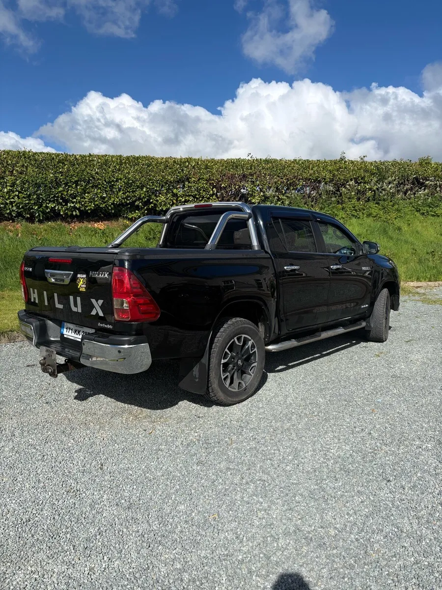 Toyota hilux - Image 3