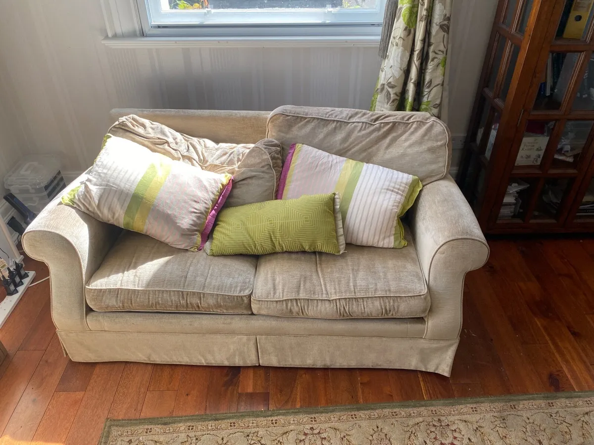 Couch - Image 4